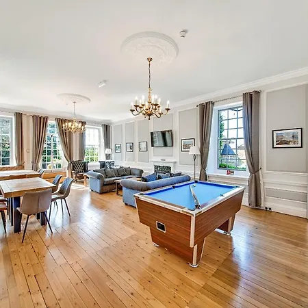 Finest Retreats - Kilburn Hall Thirsk